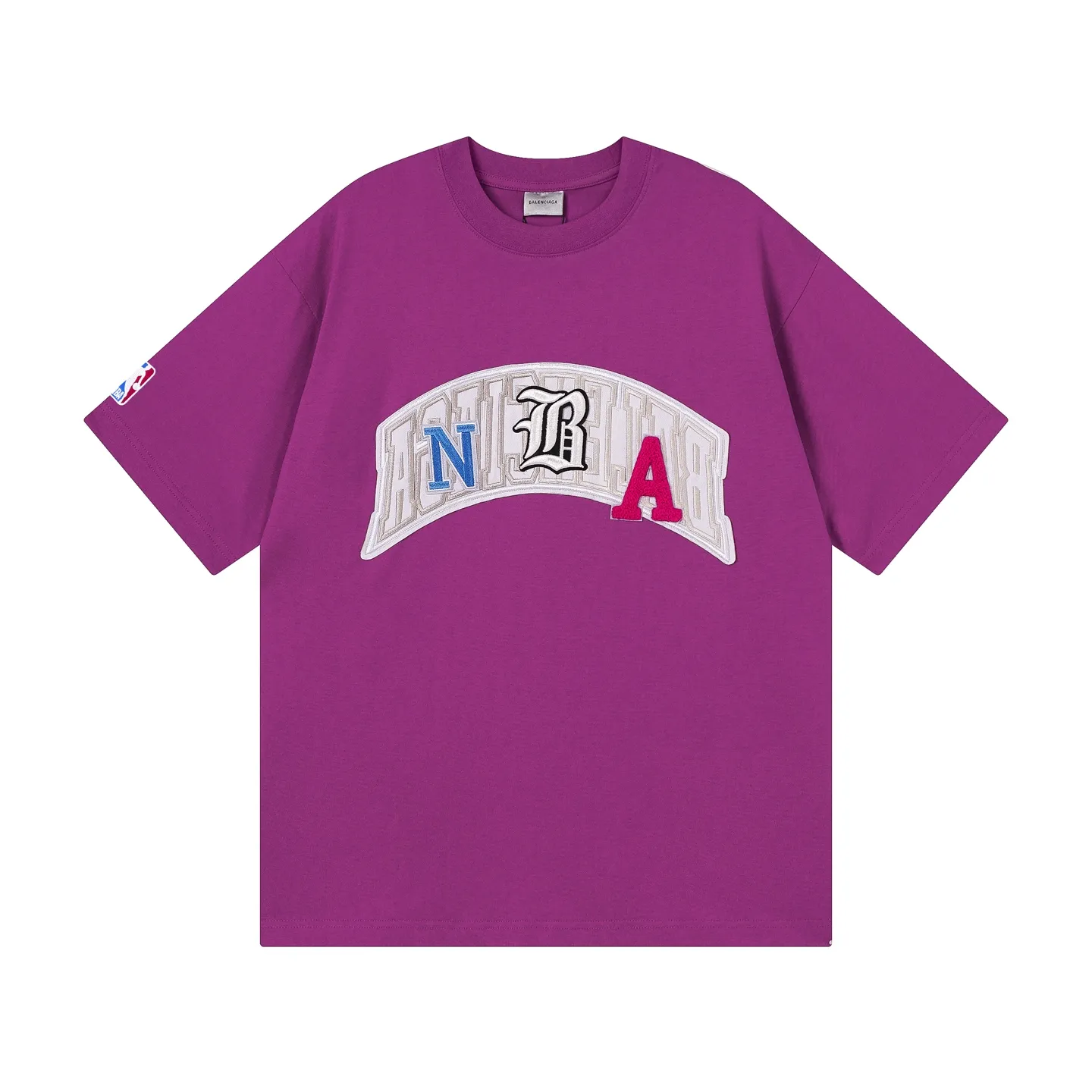 【 . Quality】BALENCI*GA/ .SS 26 New Arrival 。Balenclag* NBASeries NBA T 。 . Authentic ， 。 ZP 。 260 ， . ， ，。 。 。 ， 。 OS . Same Style ：BL 263772 ： Red Size：XS S M L